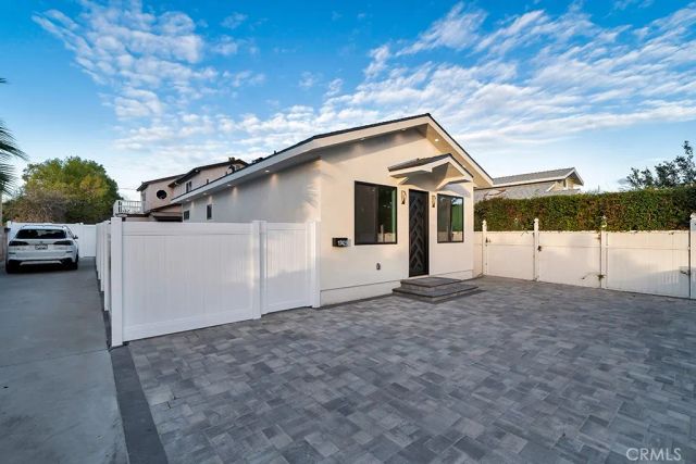 17425 Los Alimos 17423, Granada Hills, CA 91344