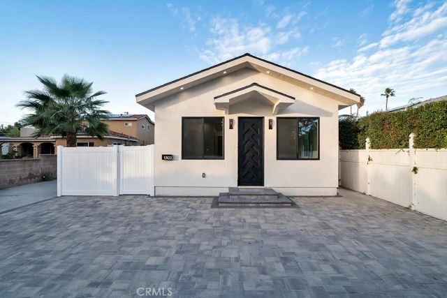 17425 Los Alimos 17423, Granada Hills, CA 91344