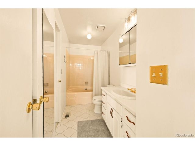 10462 W 82nd Ave, Arvada, CO 80005