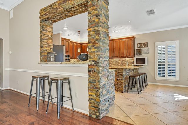 906 High Ridge Circle, Friendswood, TX 77546
