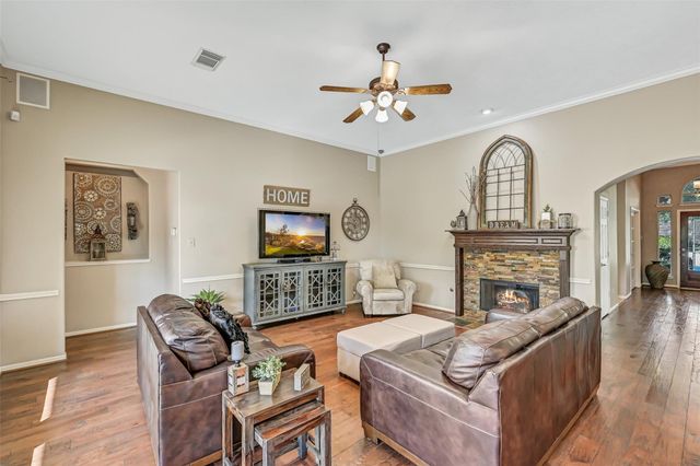 906 High Ridge Circle, Friendswood, TX 77546