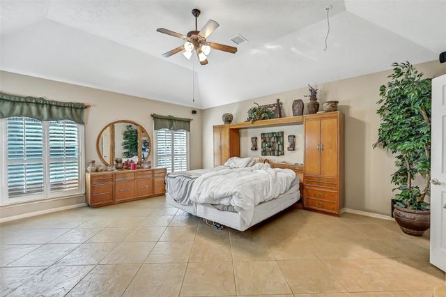 906 High Ridge Circle, Friendswood, TX 77546