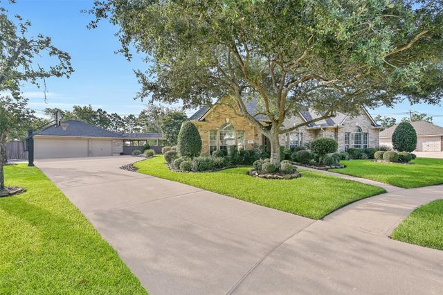 906 High Ridge Circle, Friendswood, TX 77546