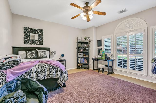 906 High Ridge Circle, Friendswood, TX 77546