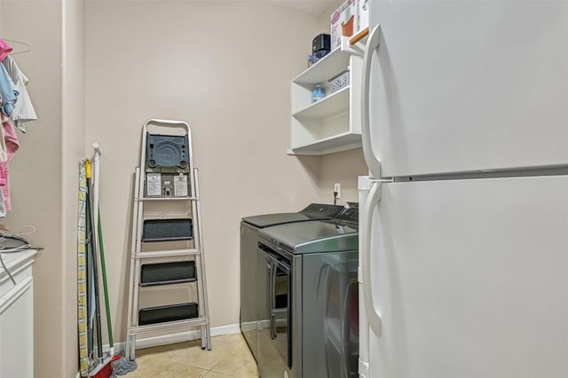 906 High Ridge Circle, Friendswood, TX 77546