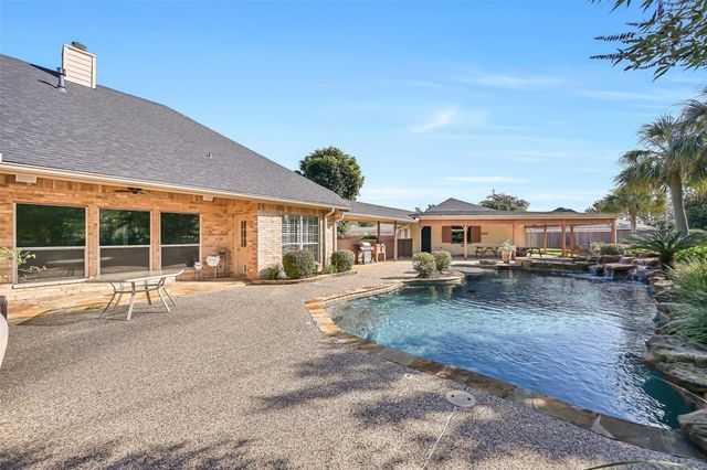 906 High Ridge Circle, Friendswood, TX 77546