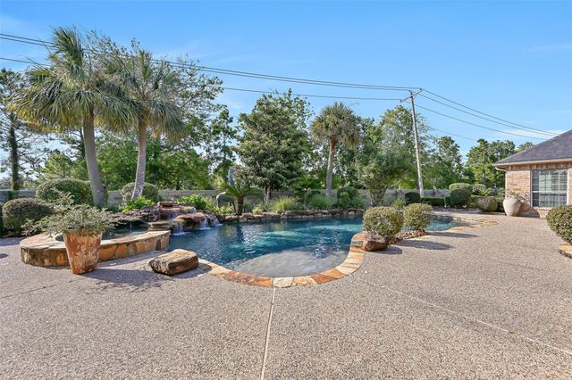 906 High Ridge Circle, Friendswood, TX 77546