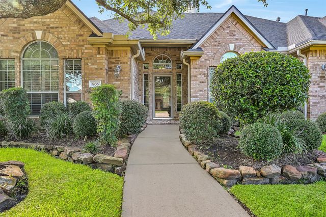 906 High Ridge Circle, Friendswood, TX 77546