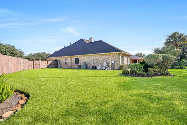 906 High Ridge Circle, Friendswood, TX 77546