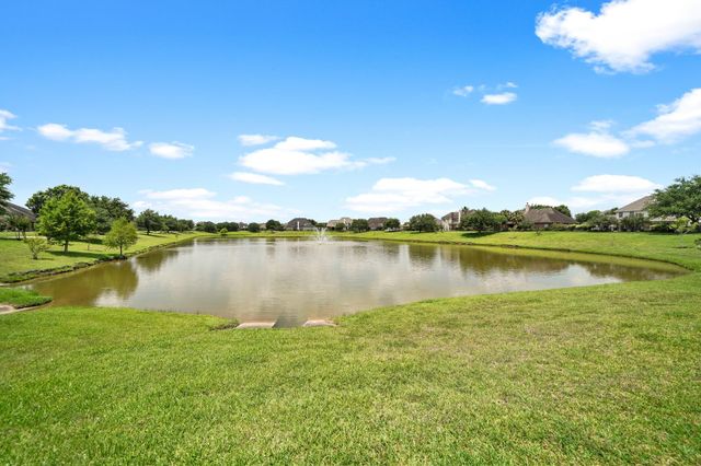906 High Ridge Circle, Friendswood, TX 77546