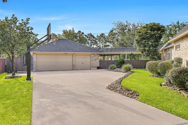 906 High Ridge Circle, Friendswood, TX 77546