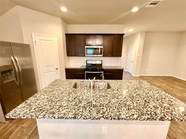 846 Autumn Flats Way, Rosharon, TX 77583