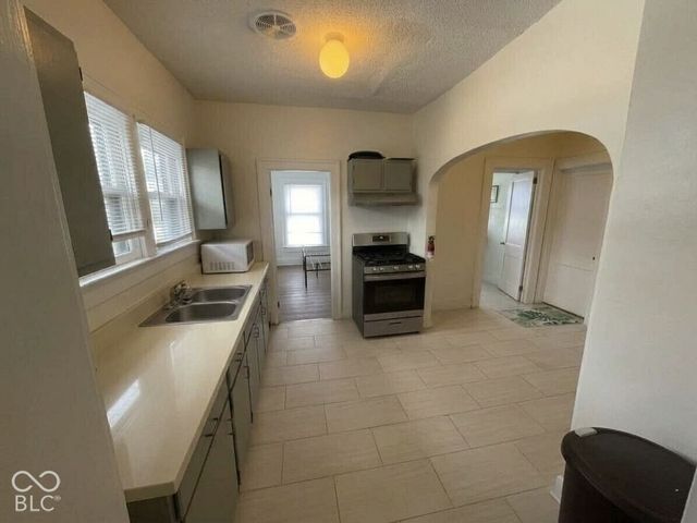 537 E 11th Street 4, Indianapolis, IN 46202