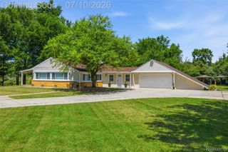 8025 Fieldcrest Drive, Green Oak Township, MI 48116