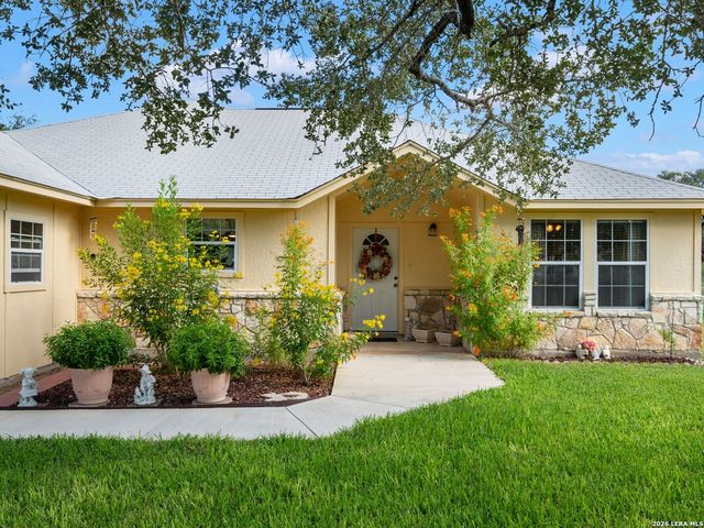 154 Red Fox, Poteet, TX 78065