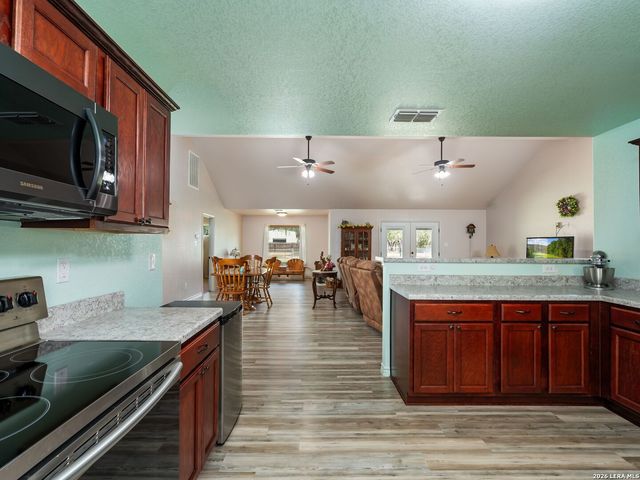 154 Red Fox, Poteet, TX 78065