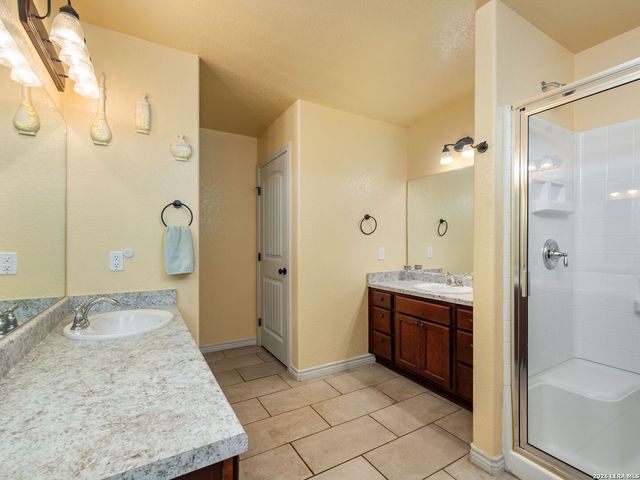 154 Red Fox, Poteet, TX 78065