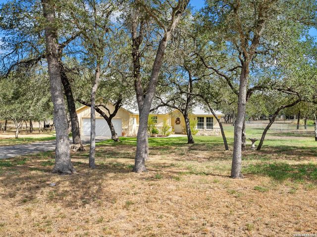 154 Red Fox, Poteet, TX 78065