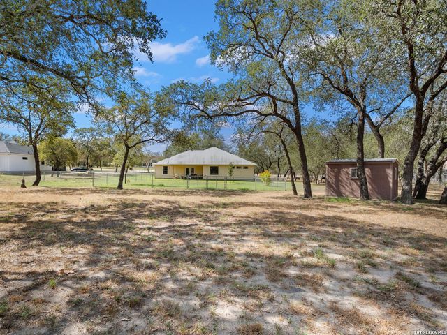 154 Red Fox, Poteet, TX 78065