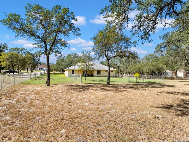 154 Red Fox, Poteet, TX 78065