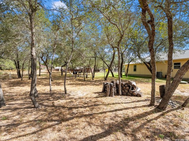 154 Red Fox, Poteet, TX 78065