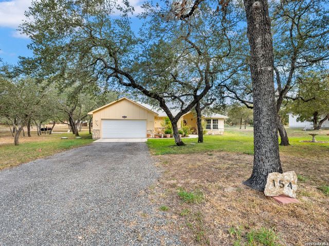 154 Red Fox, Poteet, TX 78065