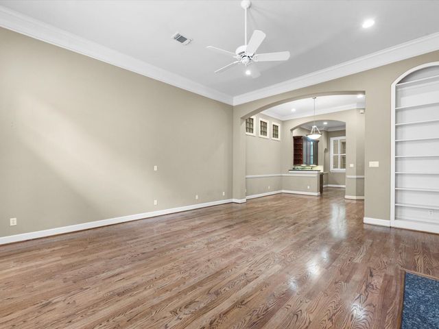 107 Dennis Street, Houston, TX 77006