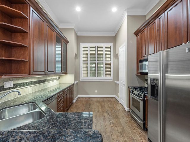 107 Dennis Street, Houston, TX 77006