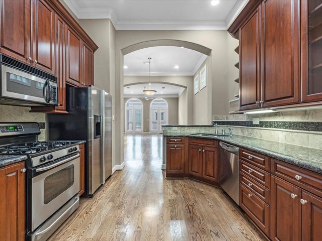 107 Dennis Street, Houston, TX 77006