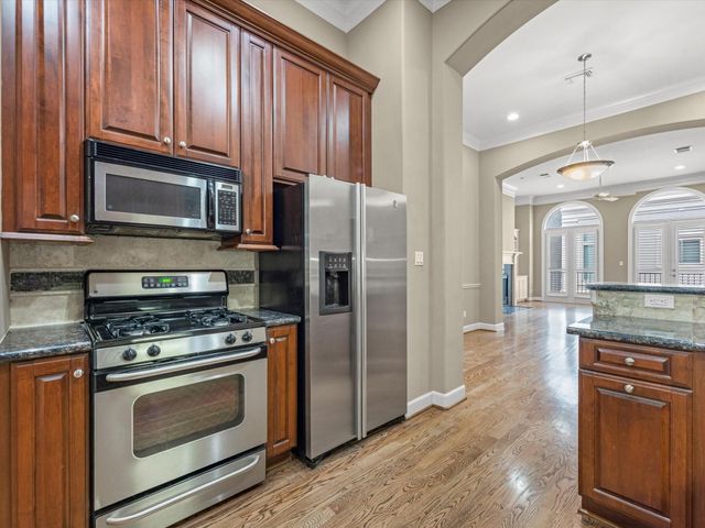 107 Dennis Street, Houston, TX 77006