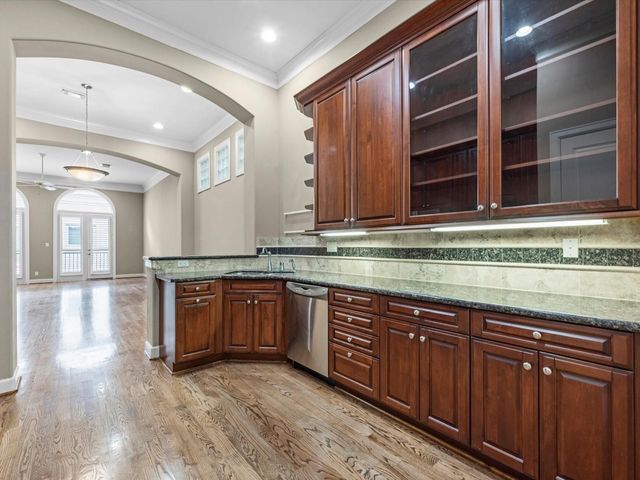 107 Dennis Street, Houston, TX 77006