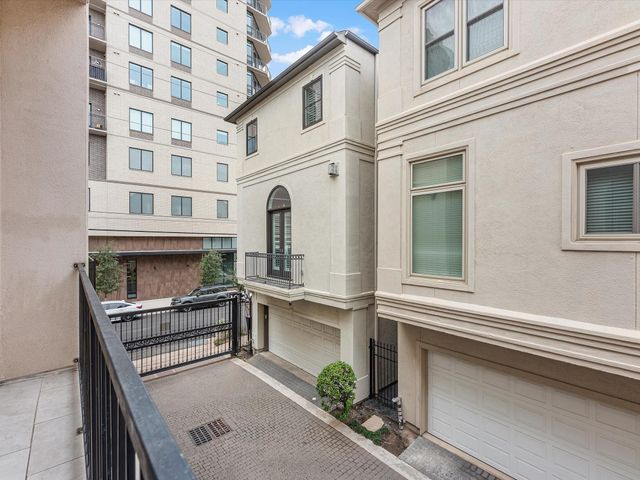 107 Dennis Street, Houston, TX 77006