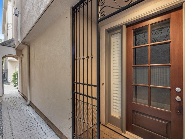 107 Dennis Street, Houston, TX 77006