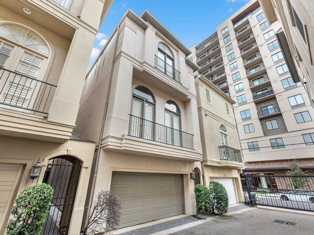 107 Dennis Street, Houston, TX 77006