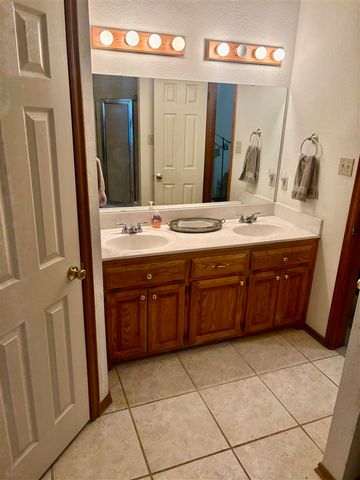 1514 SW 69th St, Lawton, OK 73505