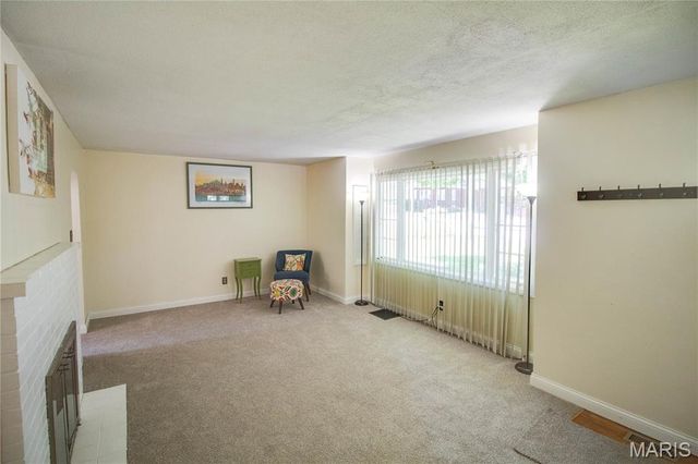 2807 Grovelin Street, Godfrey, IL 62035