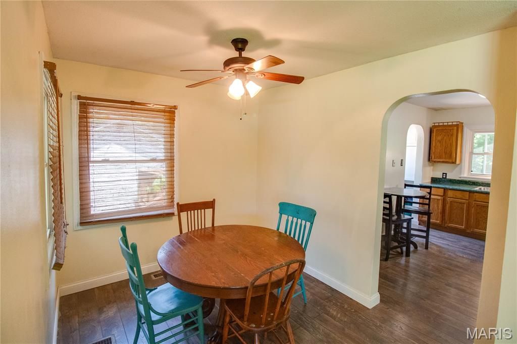 Image 11 of property listing at 2807 Grovelin Street, Godfrey, IL 62035