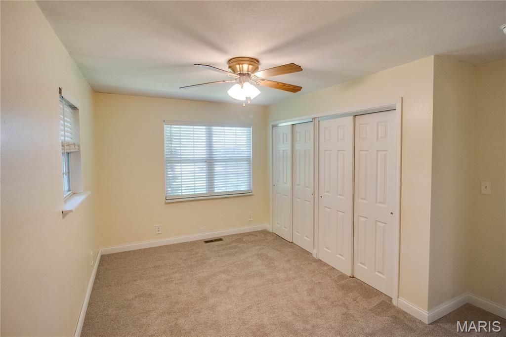 Image 17 of property listing at 2807 Grovelin Street, Godfrey, IL 62035
