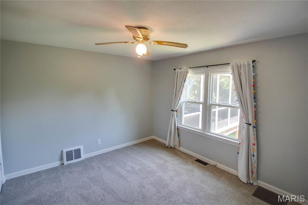 Image 26 of property listing at 2807 Grovelin Street, Godfrey, IL 62035