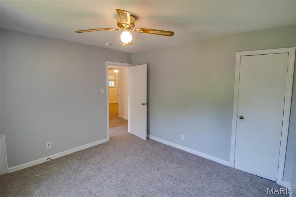 Image 27 of property listing at 2807 Grovelin Street, Godfrey, IL 62035