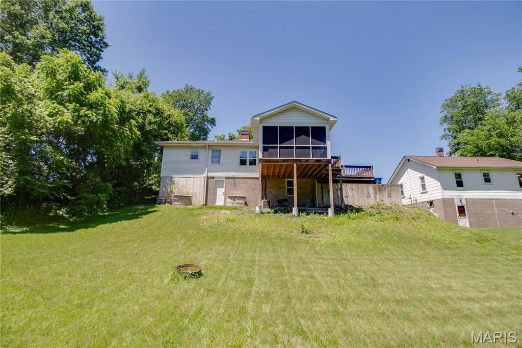 Image 34 of property listing at 2807 Grovelin Street, Godfrey, IL 62035