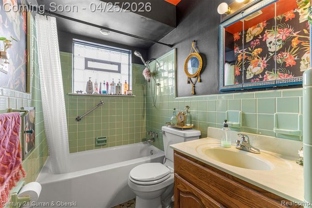 21721 Nowlin Street, Dearborn, MI 48124