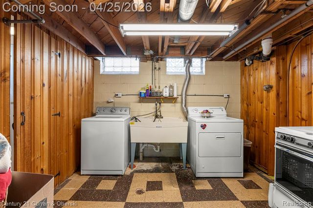 21721 Nowlin Street, Dearborn, MI 48124