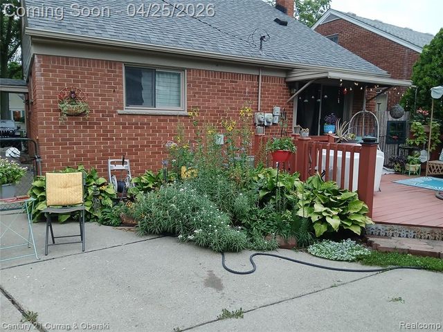 21721 Nowlin Street, Dearborn, MI 48124