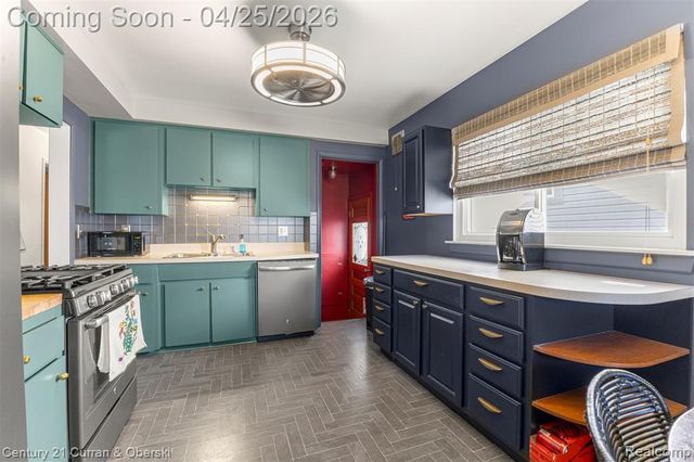 21721 Nowlin Street, Dearborn, MI 48124