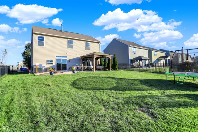 523 Genisis Drive, Whiteland, IN 46184