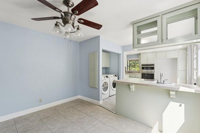 2312 Garfield Ave, Carmichael, CA 95608