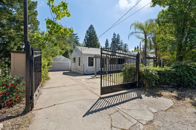 2312 Garfield Ave, Carmichael, CA 95608