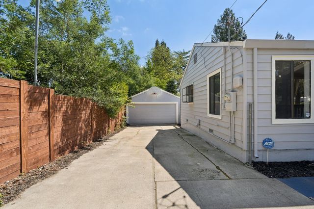 2312 Garfield Ave, Carmichael, CA 95608