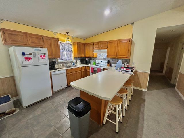 266 Old Spanish Trail, Valley View, TX 76272